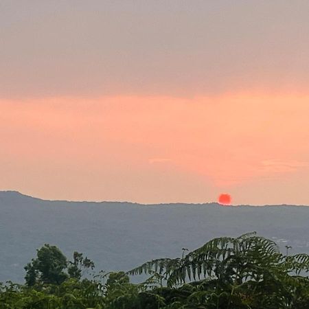 Hotel Magic Mountain,มหาบาเลชวาร์ ภายนอก รูปภาพ