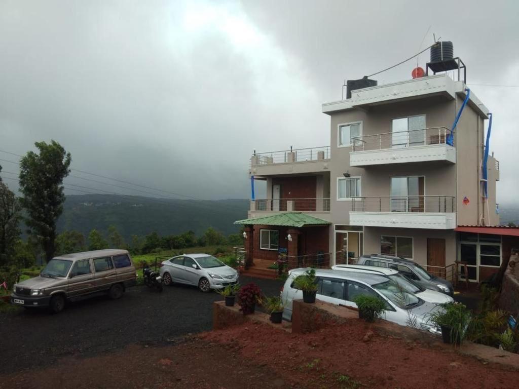 Hotel Magic Mountain,มหาบาเลชวาร์ ภายนอก รูปภาพ