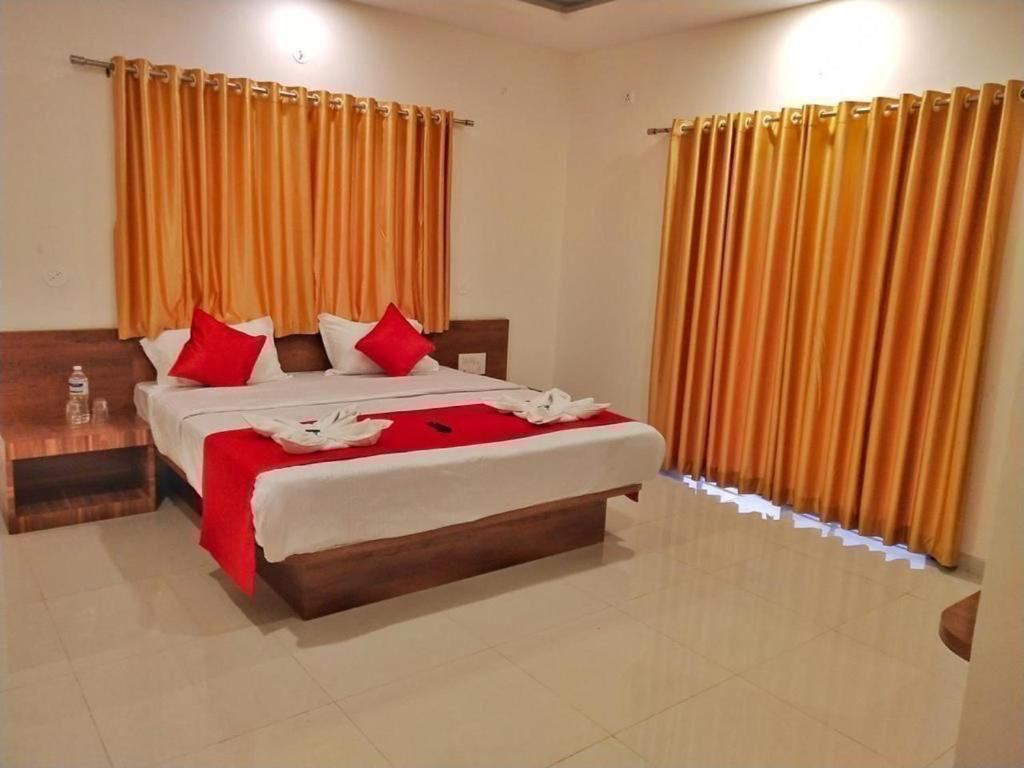 Hotel Magic Mountain,มหาบาเลชวาร์ ภายนอก รูปภาพ