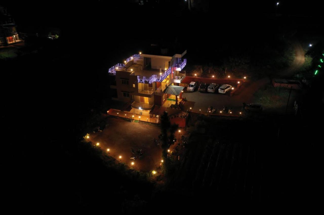 Hotel Magic Mountain,มหาบาเลชวาร์ ภายนอก รูปภาพ